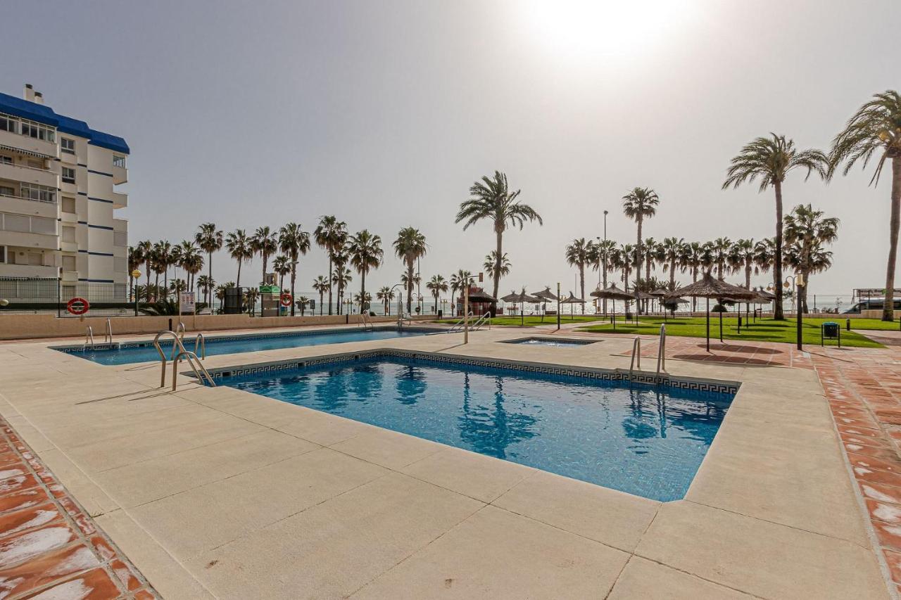Beachfront With Spectacular Views And Swimming Pool Бенальмадена Экстерьер фото