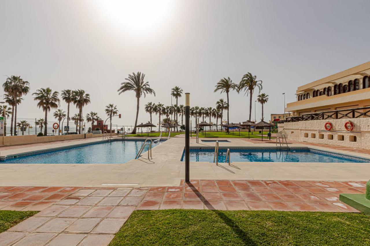 Beachfront With Spectacular Views And Swimming Pool Бенальмадена Экстерьер фото